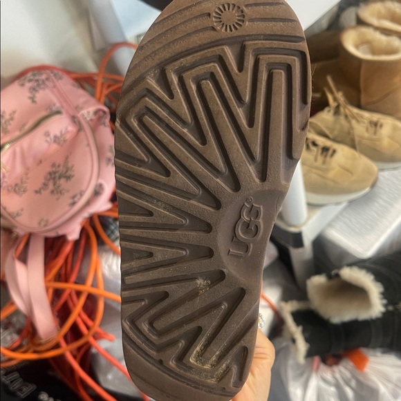 UGG Kids Tan Shearling Boots - Picture 4 of 5